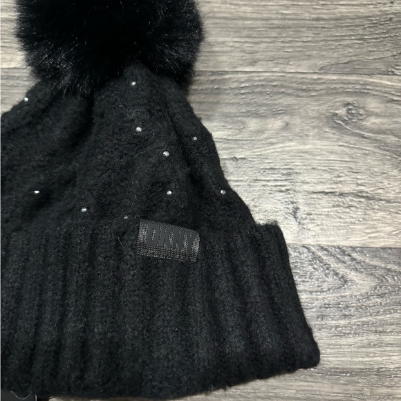 SOLD * NEW! DKNY Hat - Picture 2 of 6